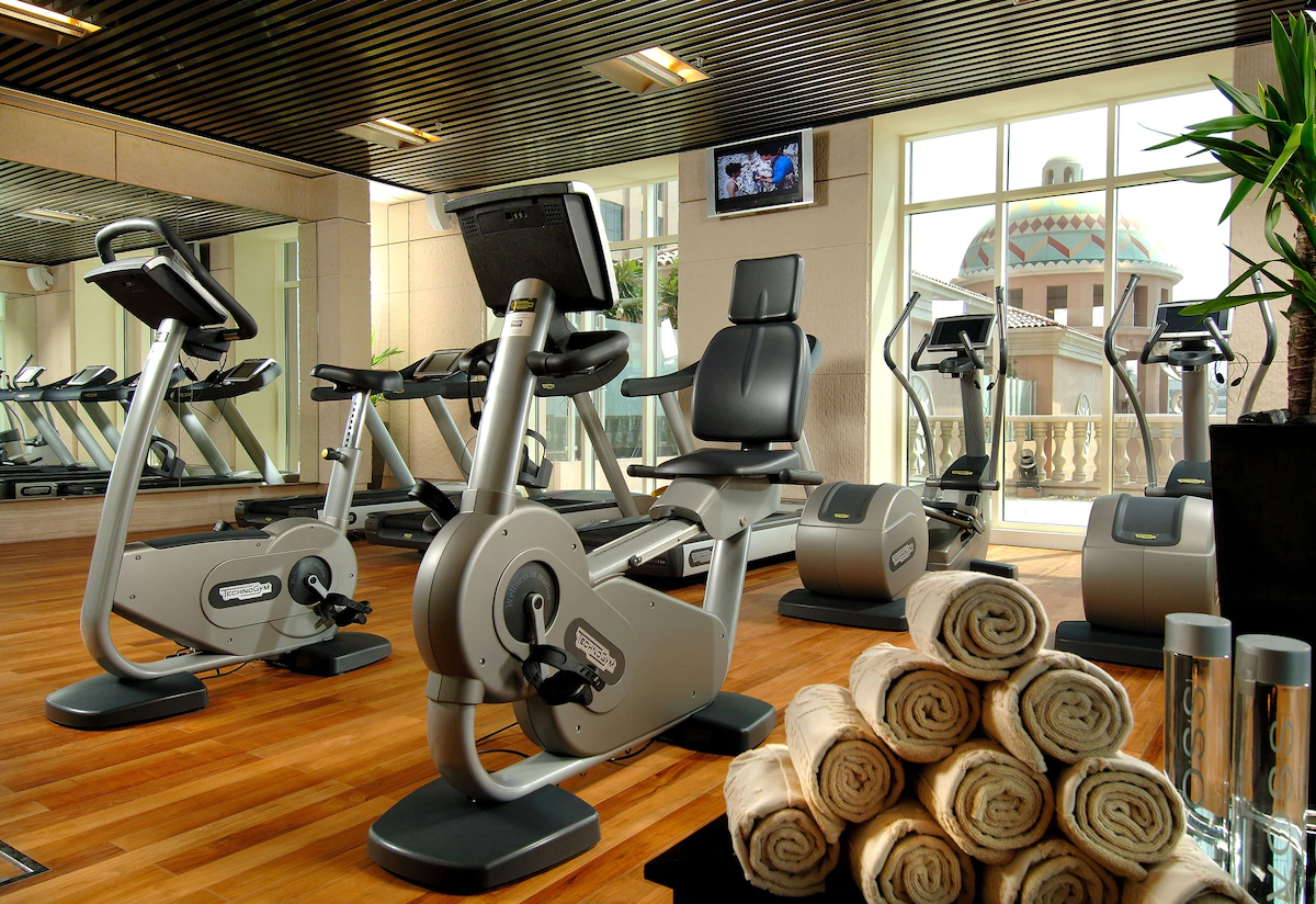 باشگاه بدنسازی هتل کمپینسکی مال امارات